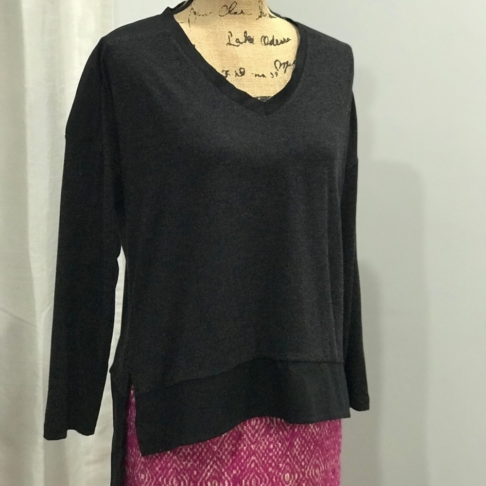 Milan Kiss lightweight high low blouse